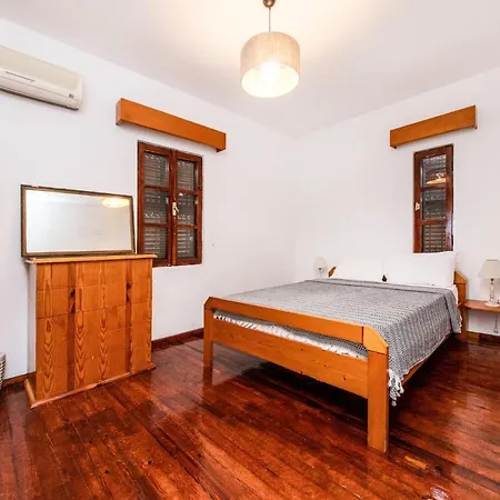 Apartment Chic W Fireplace Bbq 5 Min To *