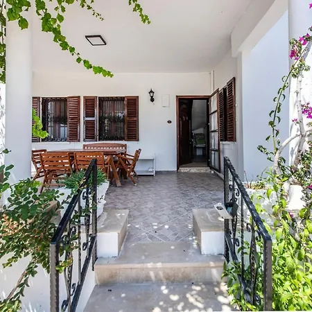 Chic W Fireplace Bbq 5 Min To Apartment Bodrum