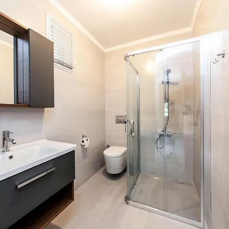Chic W Fireplace Bbq 5 Min To Apartment